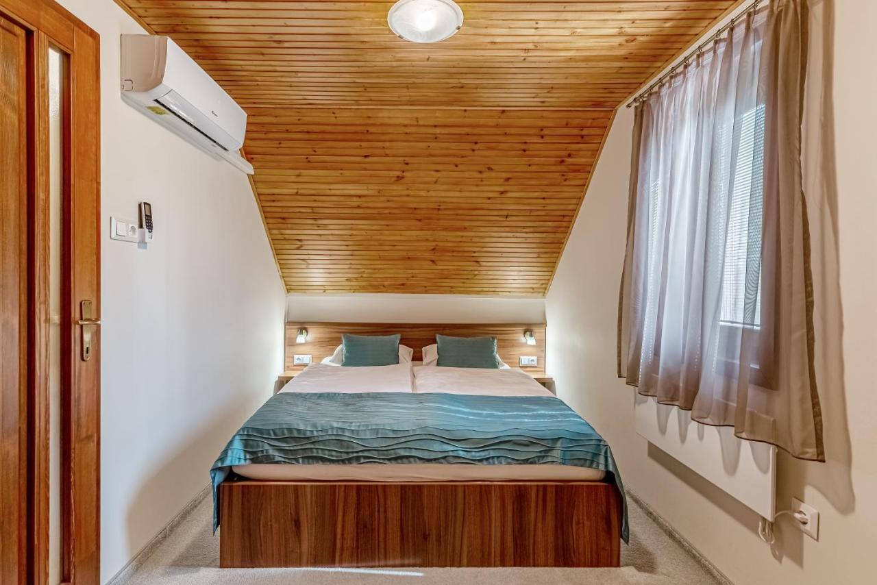 Villa Posteleki Vendeghaz-Nyugalom Szigetei Gyula Exterior foto